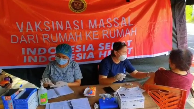 Hadapi Lonjakan Kasus COVID-19, BIN dan Dinkes Sulut Tancap Gas Vaksinasi
