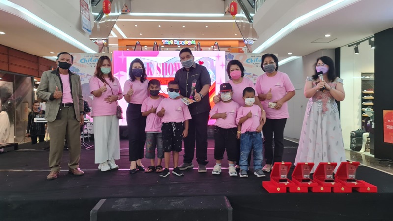 Kebersamaan Steven Liow dengan Anak Penderita Kanker, Olly Dondokambey Apresiasi Tenaga Kesehatan