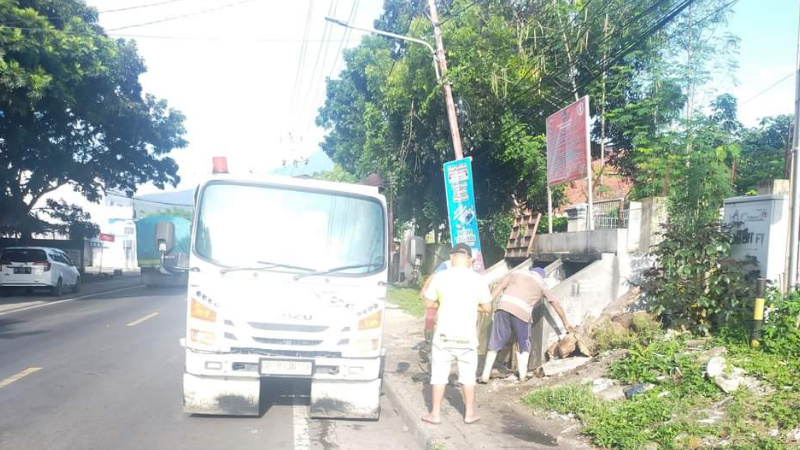 Armada Alami Kerusakan, Koordinator Pengangkut Sampah di Bitung Minta Maaf
