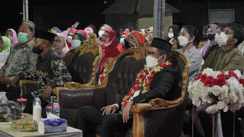 Rayakan Isra Mi'raj di Desa Kema III, Bupati Joune Ganda Ajak Warga Teladani Sikap Nabi Muhammad SAW