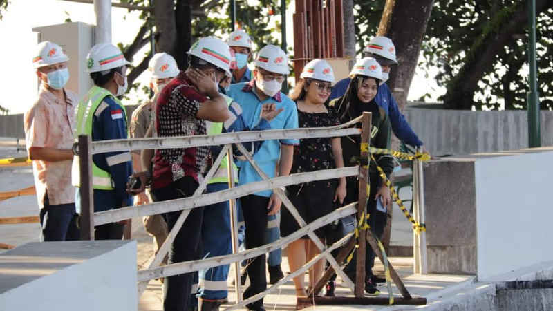 Andrei Angouw Menyusuri Pantai Malalayang Tinjau Pembangunan Minanga Beach Walk