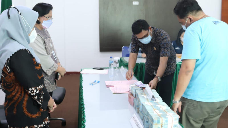 Rp640 Juta Denda Pita Cukai Ilegal Disetor Pidsus Kejari Manado ke Negara