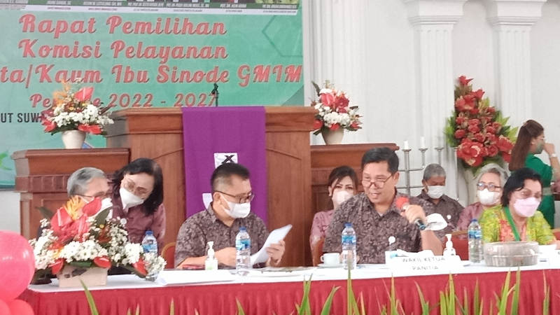 Pimpin Langsung Pesta Iman GMIM, Olly Dondokambey – Steven Kandouw Lepas Atribut Kekuasaan untuk Pelayanan Gerejawi