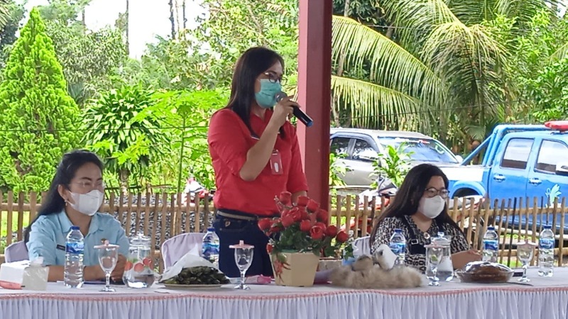 Gelar Monev, Dinas Sosial Mitra Ingatkan PKH Silian Raya Dukung Program Vaksinasi