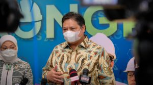 Apresiasi Kontribusi Buruh dalam Perekonomian, Airlangga Hartarto Minta Pengusaha Bayar THR Pekerja
