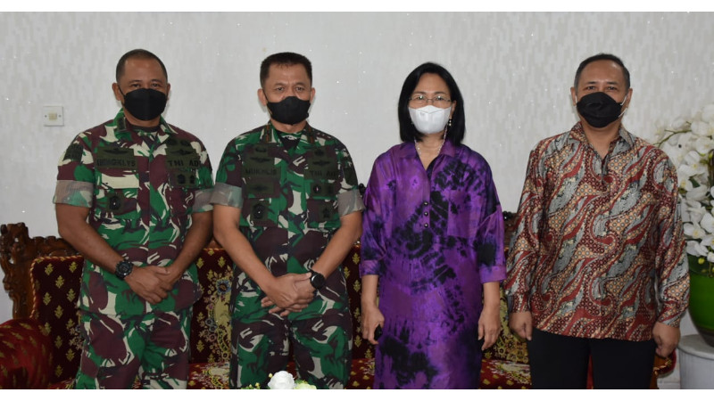 Danrem 131/Santiago Temui Rektor Unsrat Manado, Ini yang Dibahas 10 Danrem 131/Santiago Temui Rektor Unsrat Manado, Ini yang Dibahas