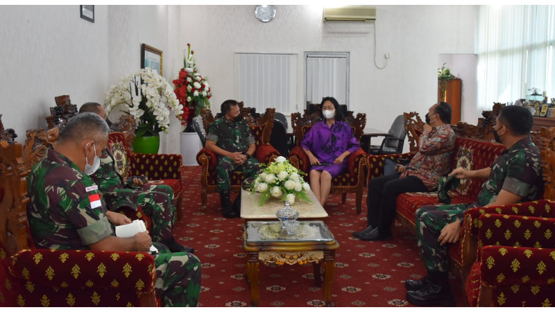 Danrem 131/Santiago Temui Rektor Unsrat Manado, Ini yang Dibahas