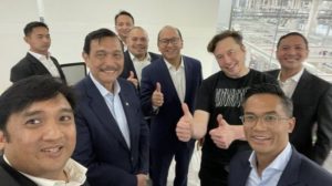Cuitan Dokter Tifa “Tamu Tak Penting” Diduga Sindir Pertemuan Luhut Pandjaitan dengan Elon Musk