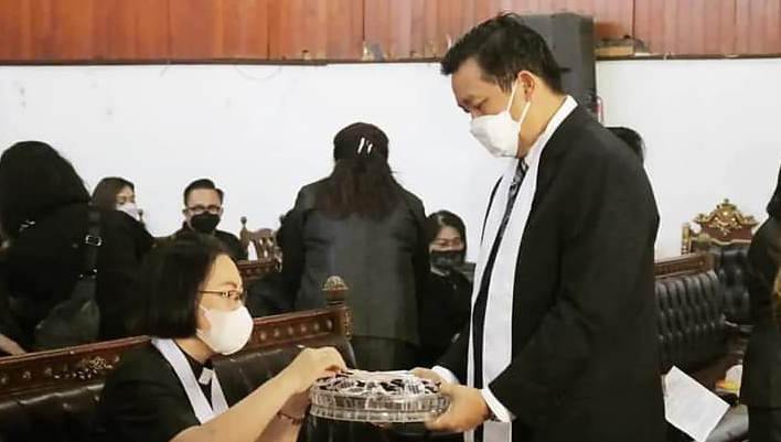 Melayani Perjamuan Kudus, Steven Kandouw: Salib Yesus Kristus Representasi Kasih Allah