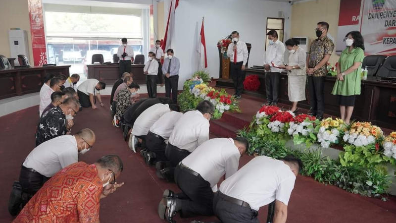 Bupati Joune Ganda Hadiri Pelantikan Personel Penghubung Gembala GPdI Minut