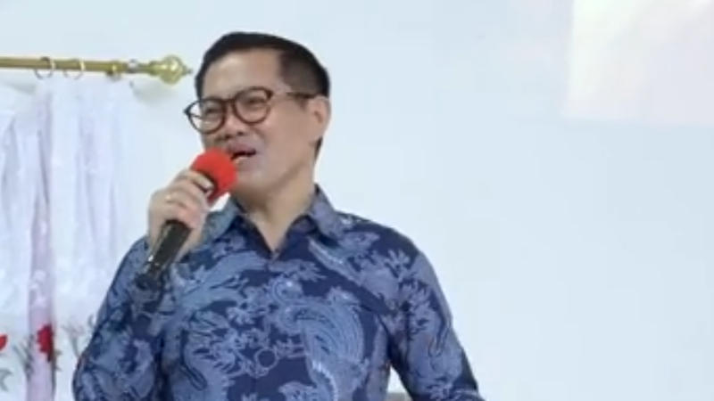 Bupati Joune Ganda Hadiri Pengucapan Buah Desa Lumpias