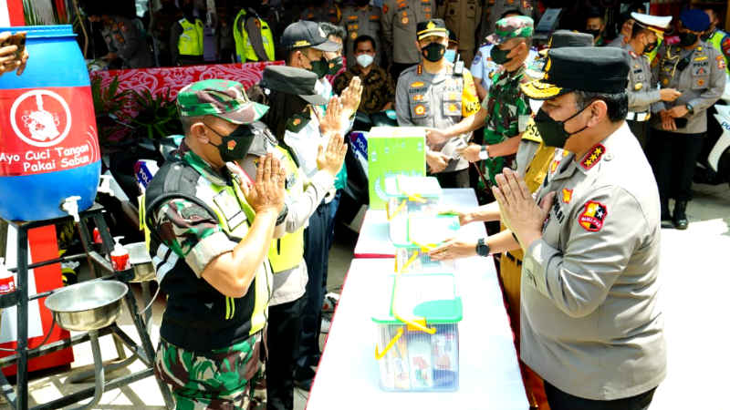 Tinjau Pos Pam, Polri Paparkan Upaya Wujudkan Mudik Aman dan Sehat