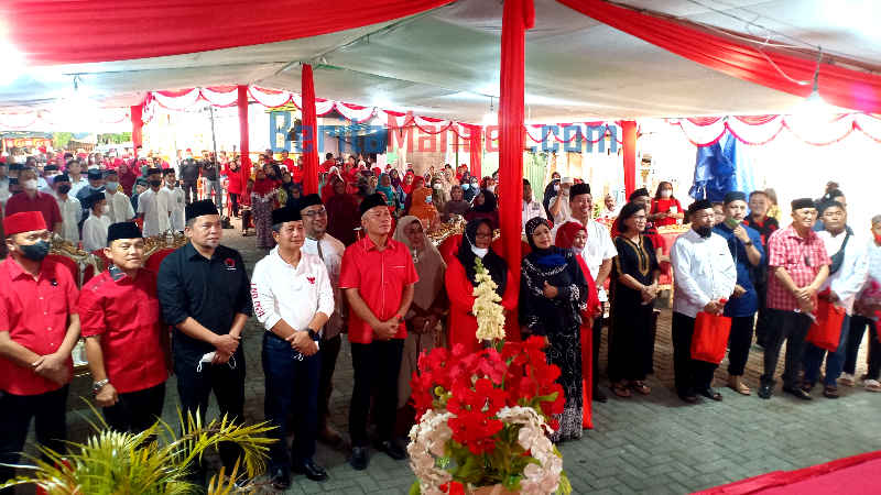 Baksos PDIP di Mesjid Awwal Fathun Mubien Manado, Steven Kandouw Ingatkan Pentingnya Toleransi