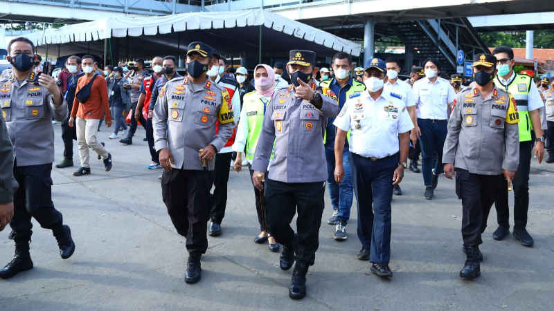 Kapolri Harap Penambahan Kapal dan Dermaga Urai Kepadatan di Pelabuhan Merak