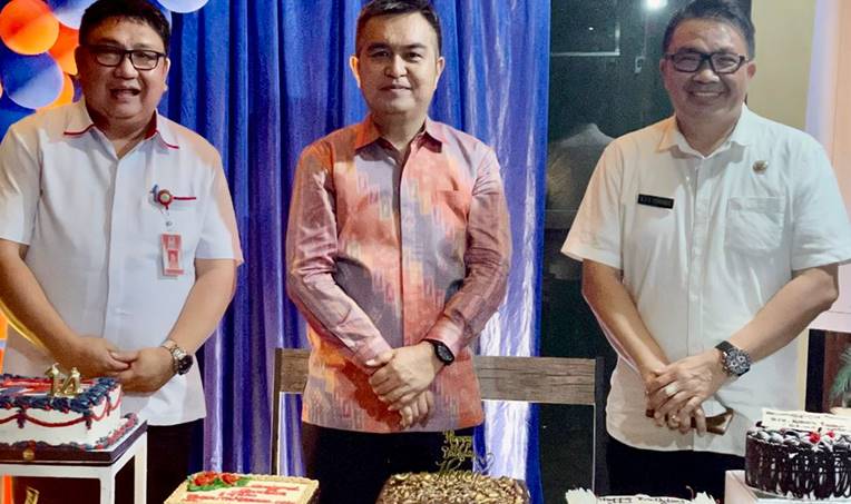 Kepala Dinas Kominfo Manado Erwin Kontu, Pemimpin Umum BeritaManado Hanny Sumakul dan Kepala Dinas Kominfo Minahasa Agustivo Tumundo