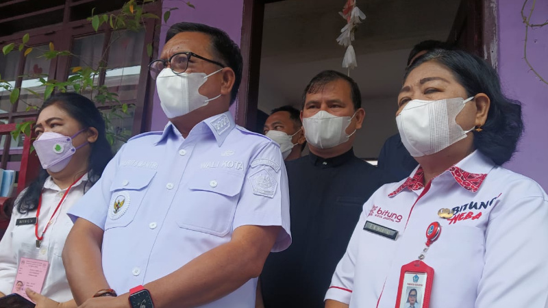 Program Digital Maurits Mantiri - Hengky Honandar Mulai Rambah Sekolah di Bitung