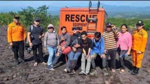 Tersesat Saat Mendaki Soputan, Empat Pendaki Diselamatkan Basarnas