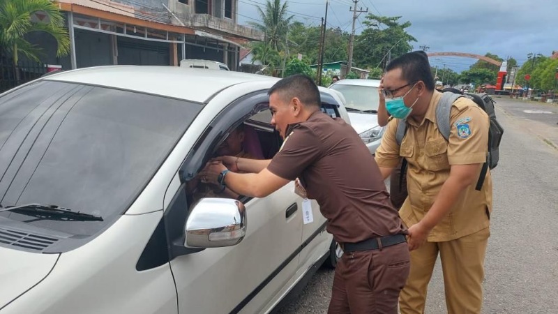 Pengendara Keluar Wilayah Bolsel di Cegat Aparat Berseragam Coklat, Ini Penyebabnya