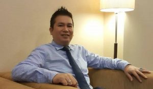Sonni Sumampouw, Bermimpi Jadi Pilot, Malah Sukses di Perbankan
