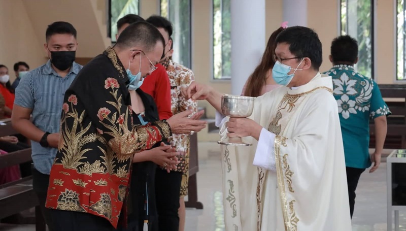 Wakil Wali Kota Wenny Lumentut Ajak Umat Katolik Tomohon Bangun Sinergitas  