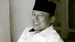 Jenasah Alm Hi Herson Mayulu Tiba di Bandara Sam Ratulangi Pukul 07.00 Wita