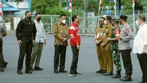 Maurits Mantiri – Hengky Honandar Dampingi Jokowi Tinjau Vaksinasi di Bitung