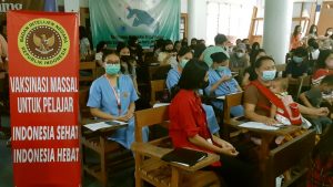 Vaksinasi BIN Sulut Masuk Universitas Klabat dan Suntik Ratusan Mahasiswa