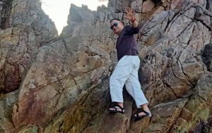 Catatan Dino Gobel: Kejutan Batu Pinagut dan Sebutan Henry: “Bolmut Serambi Pariwisata Sulut”