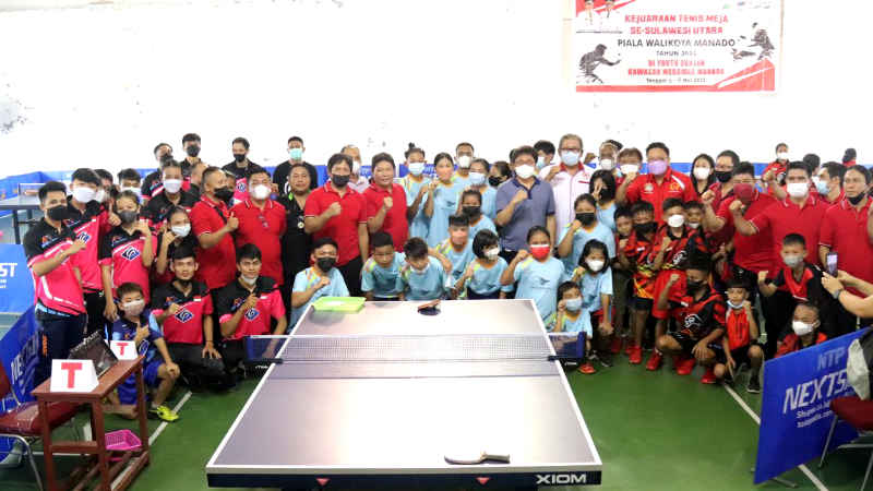 Dibuka Andrei Angouw, Kejuaraan Tenis Meja Piala Wali Kota Manado Berhadiah Rp50 Juta