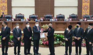 Rapat Paripurna, BPK-RI Umumkan Pemprov Sulut WTP Atas LHP LKPD Tahun Anggaran 2021