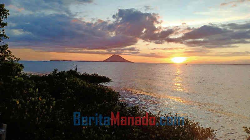 Indahnya Sunset di Wisata Hutan Mangrove Desa Budo