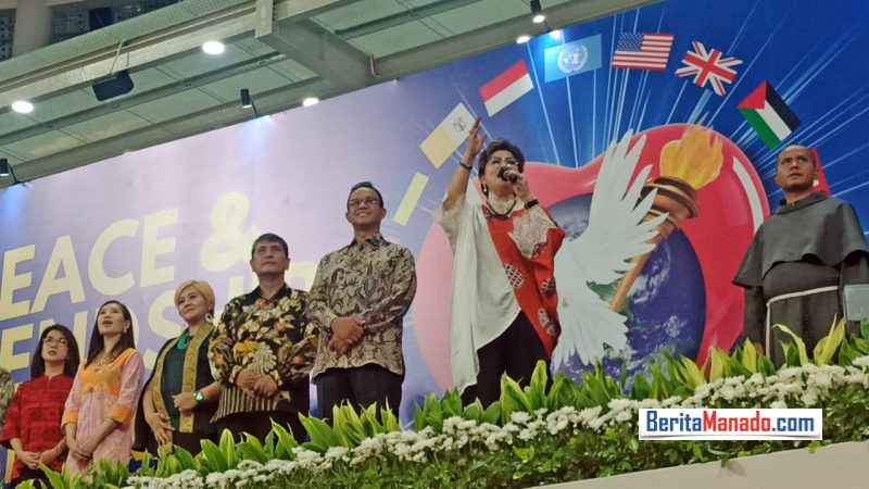 Lawatan Obor Paskah Nasional Sukses, Anies Baswedan: Tuhan Memberkati Kita Semua 2 Lawatan Obor Paskah Nasional Sukses, Anies Baswedan: Tuhan Memberkati Kita Semua