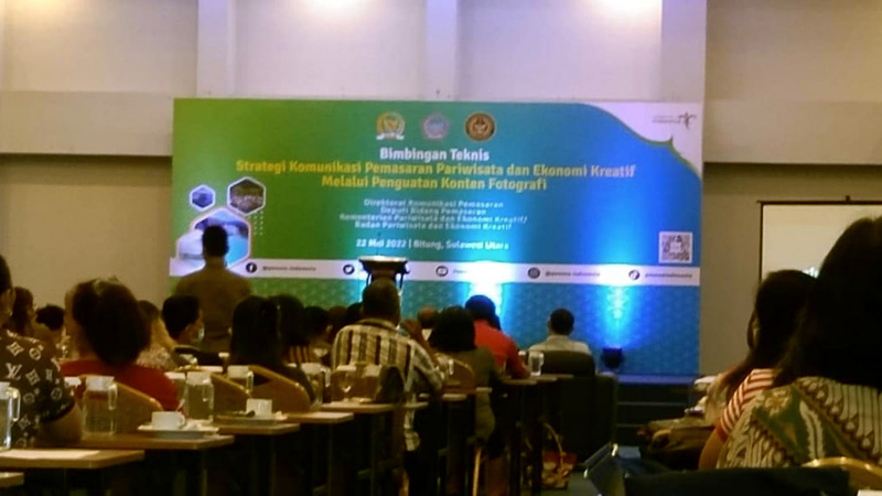 Wow...Giliran Emak-emak di Bitung Dibekali Dispar Ilmu Fotografi