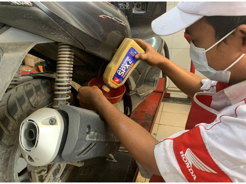 AHM OIL Hadir dengan Kemasan Baru, Makin Aman dari yang Palsu