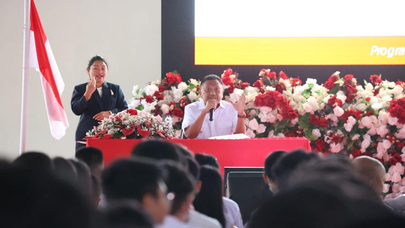 Mner Olly Dondokambey Beberkan Kiat Jadi Orang Sukses kepada Ribuan Siswa