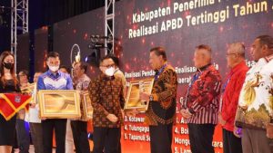 Baik Dalam Mengelola Keuangan, Bolmut Diganjar Penghargaan dari Kemendagri RI