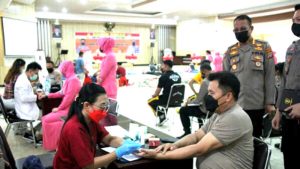 Sambut Hari Bhayangkara ke-76, Polda Sulut Gelar Donor Darah Bantu Masyarakat