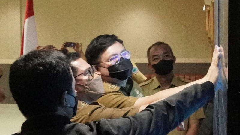 Wujud Pemerintahan Efisien dan Efektif, Joune Ganda - Kevin Lotulung Berlakukan Tanda Tangan Elektronik