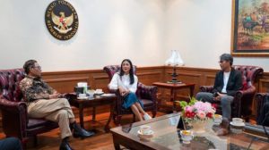 Temui Mahfud MD, Nirina Zubir Curhat Soal Mafia Tanah