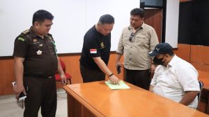 Tim Tabur Kejati Sulut Tangkap DPO Kajari Tanjung Perak