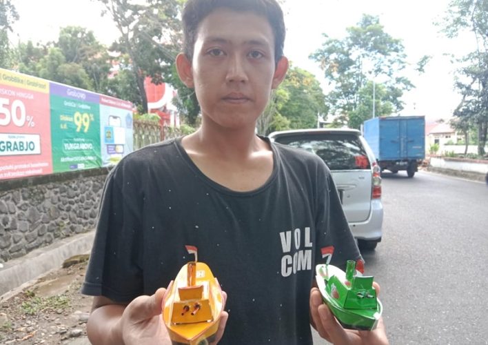 Daripada Smartphone, Belikan Anak Anda Perahu Otok-otok, Dijual di Kawasan Lapangan Koni Sario 9 Daripada Smartphone, Belikan Anak Anda Perahu Otok-otok, Dijual di Kawasan Lapangan Koni Sario