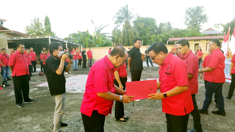 Puluhan Kader PDI Perjuangan Bitung Terima SK di Hari Lahir Pancasila