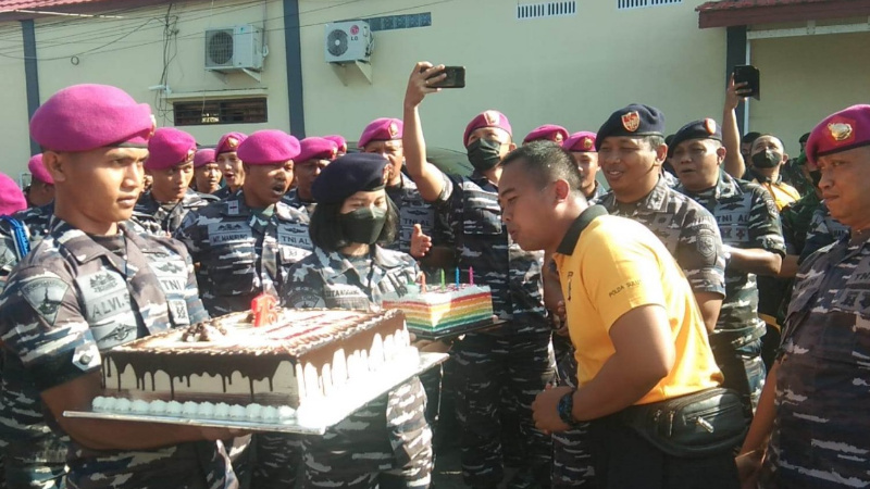 Personel Gabungan TNI "Kepung" Kompleks Aspol Polres Pinokalan
