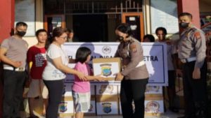Ditlantas Polda Sulut Rayakan Hari Bhayangkara ke-76,  dengan Berbagi Kasih Bersama Puluhan Anak Yatim