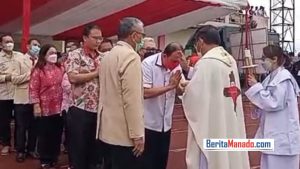 ADVERTORIAL: Royke Roring Terima Berkat Khusus di Pembukaan Konferensi dan Pertemuan Raya KBK Keuskupan Manado