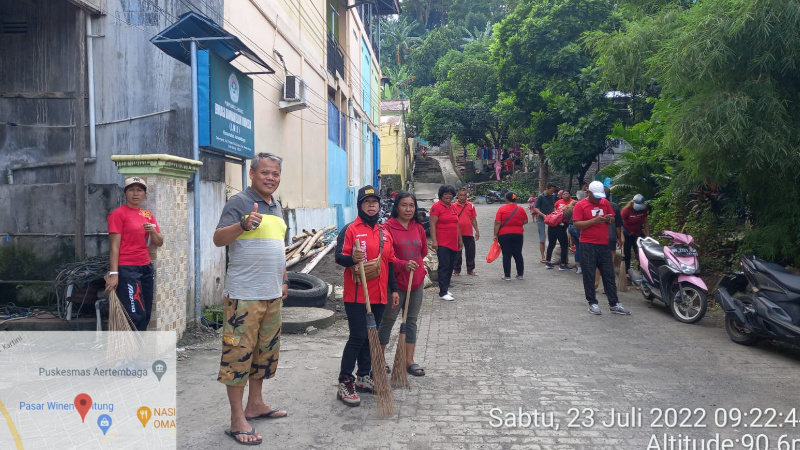 Tempat Ibadah di Aertembaga Jadi Sasaran Bakti Sosial Kader PDI Perjuangan 9 Tempat Ibadah di Aertembaga Jadi Sasaran Bakti Sosial Kader PDI Perjuangan