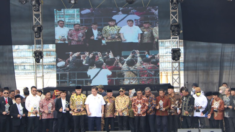 Puncak Peringatan Harkopnas, Airlangga Hartarto Gelorakan Semangat Transformasi dan Pemberdayaan Koperasi