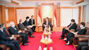 Airlangga Hartarto Dampingi Presiden Jokowi Terima Kunjungan Nikai Toshihiro, Peran Indonesia – Jepang Dibahas