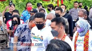 Sandiaga Uno Tiba di Pantai Pal Disambut Tari Kabasaran