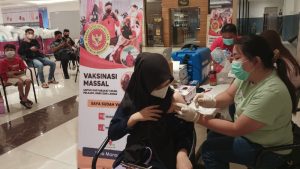 Vaksinasi BIN Sasar Pengunjung Tempat Perbelanjaan di Sulut